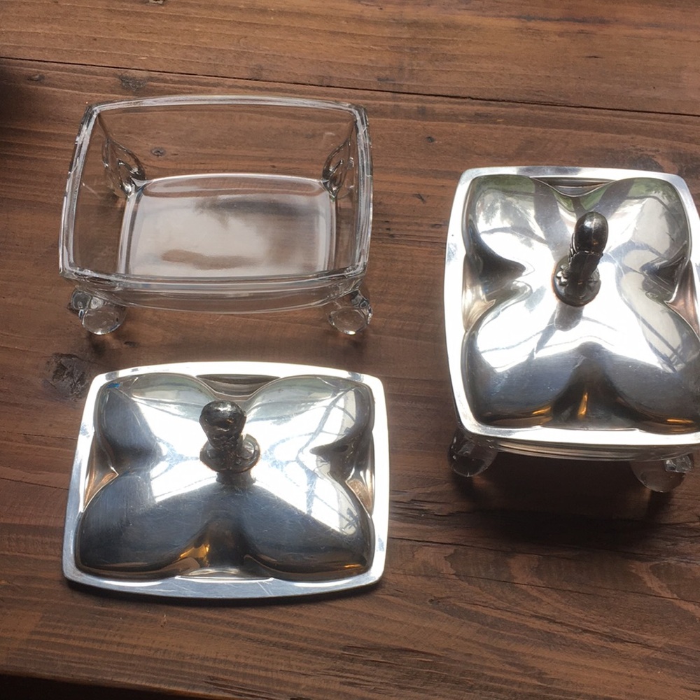 Vintage International Silver silverplated/Glass Serving/Candy dishes. Set of 2